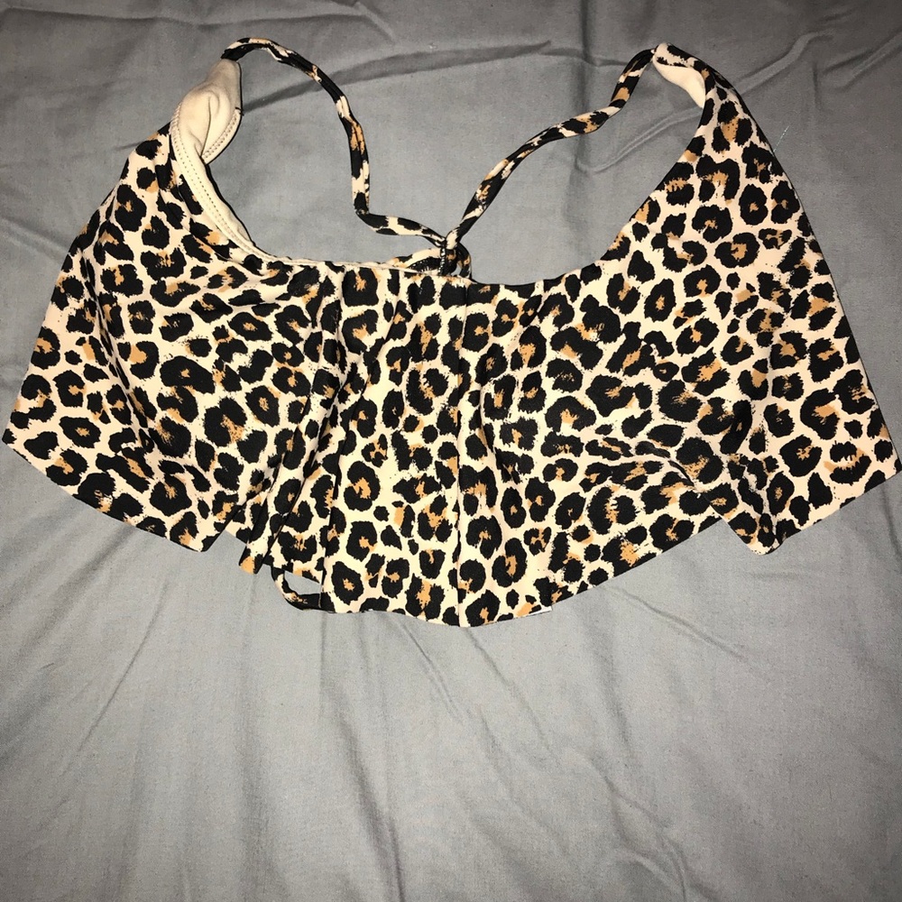 I am selling this swimsuit top.